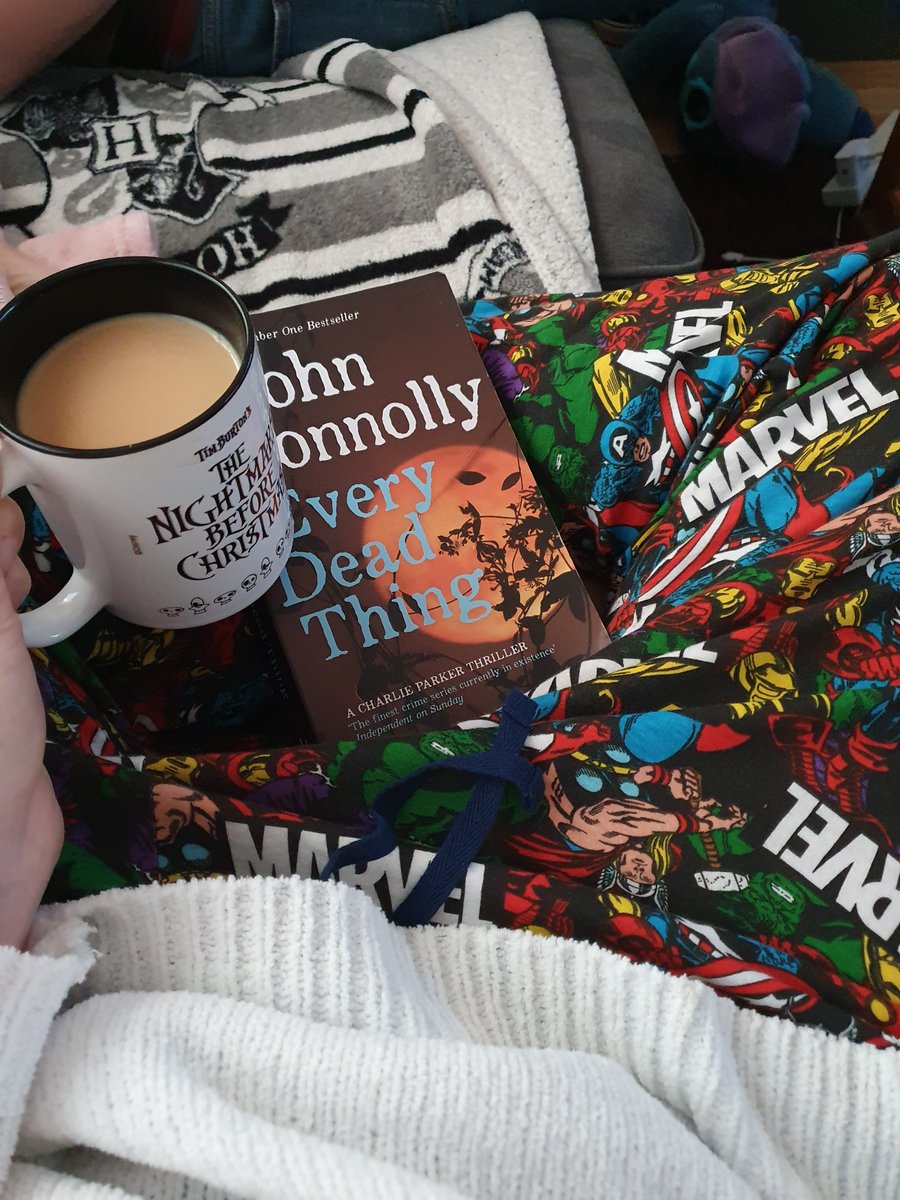 Niamh_F_Kielb's tweet photo. Post 3 nights laziness. Tea and a good page turner. #barrystea #bookworm #lazynightin https://t.co/bnvuuhfXfD