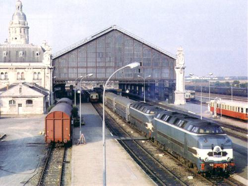 1)Histoire :Tout commence en 1954, où la SNCF lance un appel d’offre pour la construction de machines diesel-électrique capables d’assurer tout type de trafic (voyageurs, messagerie, marchandises).