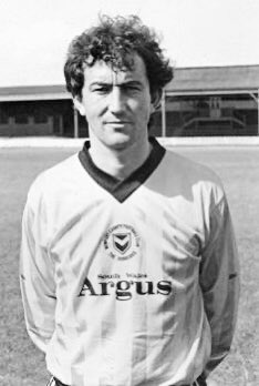 FootballThen's tweet photo. Tony Pulis, Newport County (1984-86) #NCAFC #NewportCountyAFC #TheExiles #TheIronsides #ThePort #TheCounty https://t.co/HNgPgMq2M0