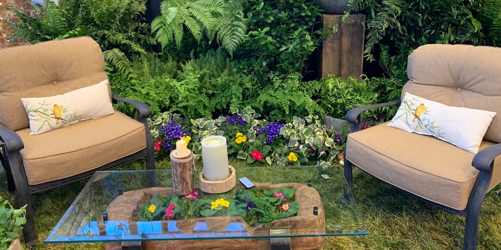 An #outdoorliving space created by <a href="/CityscapesInc1/">Cityscapes</a>! A comfortable seating area surrounded by #greenery and #LivingFernature! #Utopia #LiveWellLiveInspired #Plants