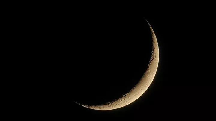 Code900467783's tweet image. Saudi waiting patiently for the moon...Why not the creator of the moon instead the other way round? mystery 
Saudi
Ronaldo
#EidUlFitr 
#EidMubarak