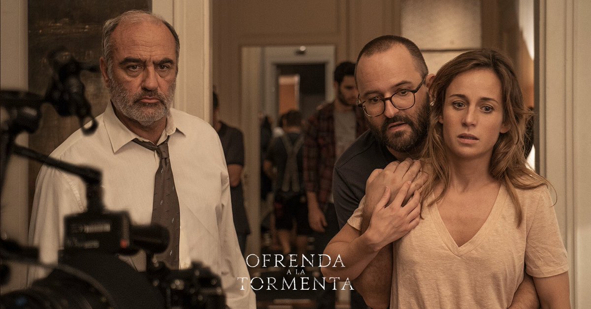Otra de nuestras fotos favoritas #behindthescenes. Hay mucha historia detrás. #OfrendaALaTormenta