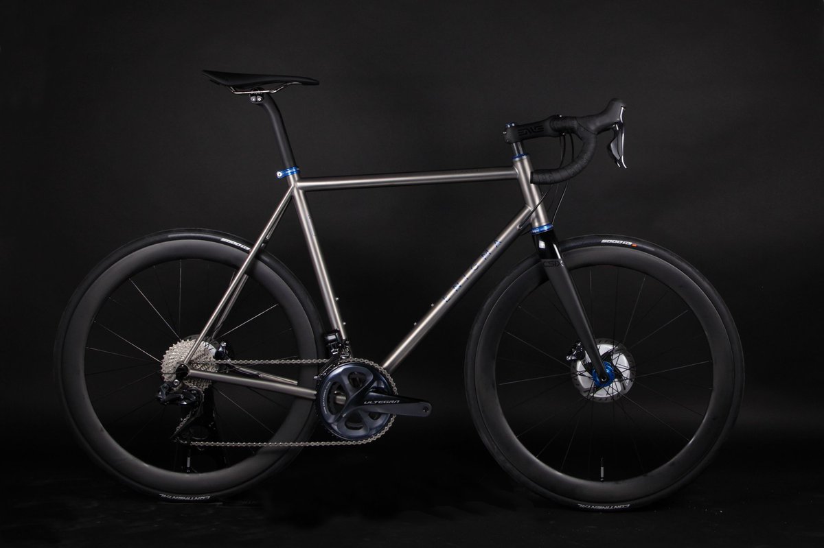 Enigmabikes's tweet image. Signature Excel in Stealth Mode..... #HandmadeInUK #Tibikes #Bespokebikes #6al4v #handcrafted #EnigmaExcel #madetomeasure #bikeporn #Titaniumbikes #cyclingpics #handmadeinengland