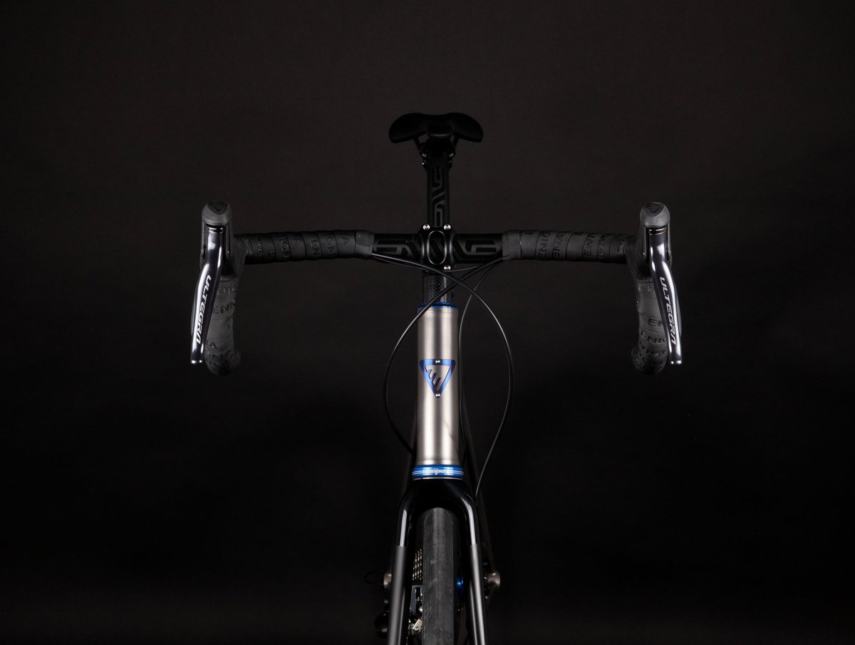 Enigmabikes's tweet image. Signature Excel in Stealth Mode..... #HandmadeInUK #Tibikes #Bespokebikes #6al4v #handcrafted #EnigmaExcel #madetomeasure #bikeporn #Titaniumbikes #cyclingpics #handmadeinengland