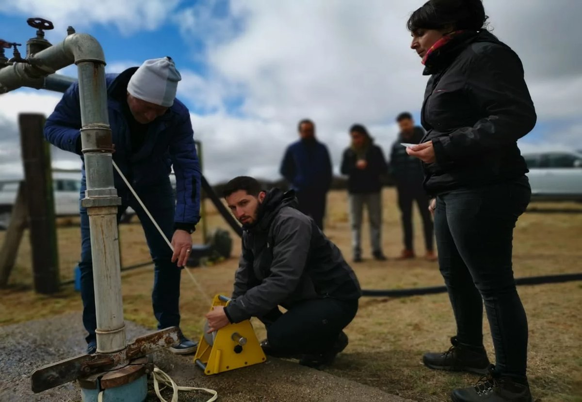 COLSECOR's tweet photo. En #GeneralAcha  una cooperativa envasará 💧💧agua mineral 

La #Cosega fue autorizada por el ente de Recursos Hídricos del @GobLaPampa  para  iniciar el proyecto 

👉 https://t.co/INJqOtxTku

Felicitaciones!!! 💪💪💪

#agua #servicio #proyecto https://t.co/bVPz6OF9E5