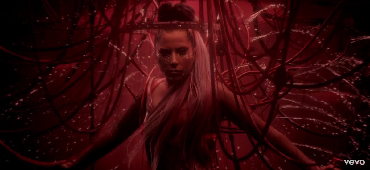bloooo_mary's tweet photo. 🔥💧 
#RainOnMeMusicVideo #LadyGaga https://t.co/48WvV3SFk2