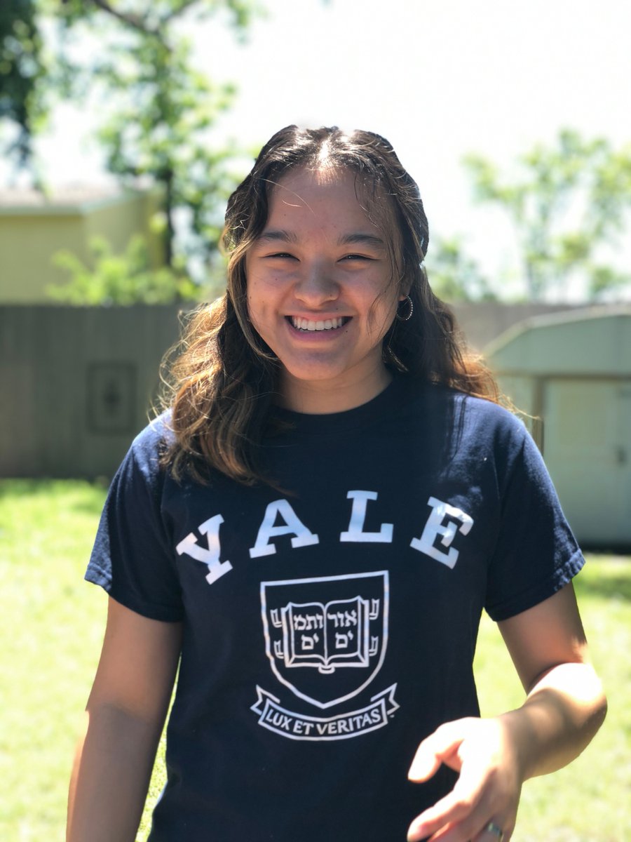 ScholarMatch's tweet image. Are we seeing double? 👯  Nope — Valerie and Dominque are BOTH heading to @yale​ in the fall! We're thrilled for these new Bulldogs and for their bright futures ahead. Congratulations students! 🎓 #ImFirst