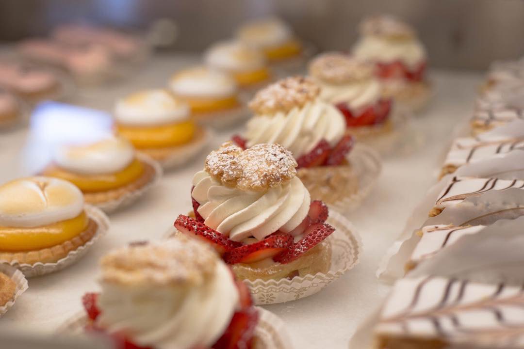 pike_place's tweet image. Le Panier is reopening Saturday morning! Stop by and pick up fresh-baked bread and dessert! @LePanierBakery will be open 7 days a week from 7am - 5pm

Learn more about Market businesses at PikePlaceMarket.org/GroceryShop &amp;amp; PikePlaceMarket.org/Takeout

#PikePlaceMarket
#SupportSeattleSmallBiz