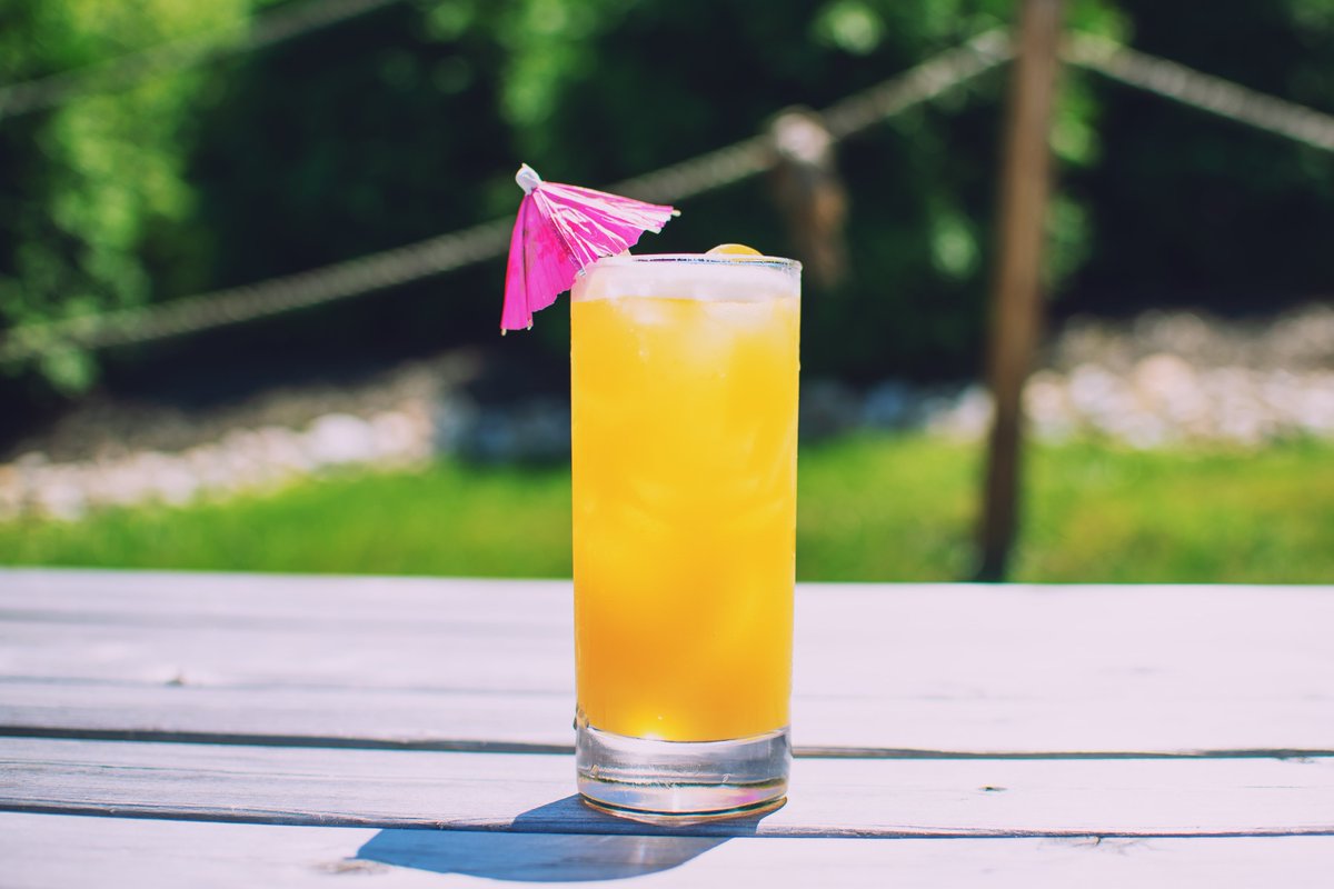 CooperIslandRum's tweet photo. Hey you! Are you home from the long weekend and need something to do? Grab some Cooper Island Rum and make yourself The Bahamas' most famous drink, the Goombay Smash! https://t.co/X9d21s4r6k