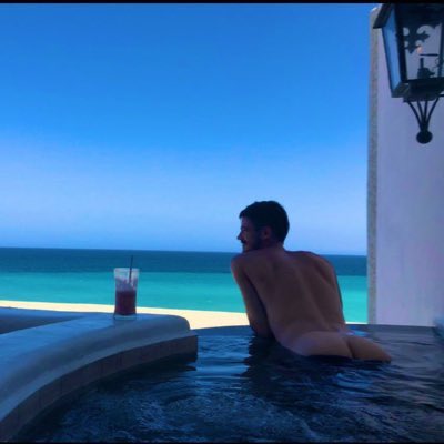 Butts out, ready to mingle. Come at me, guys.