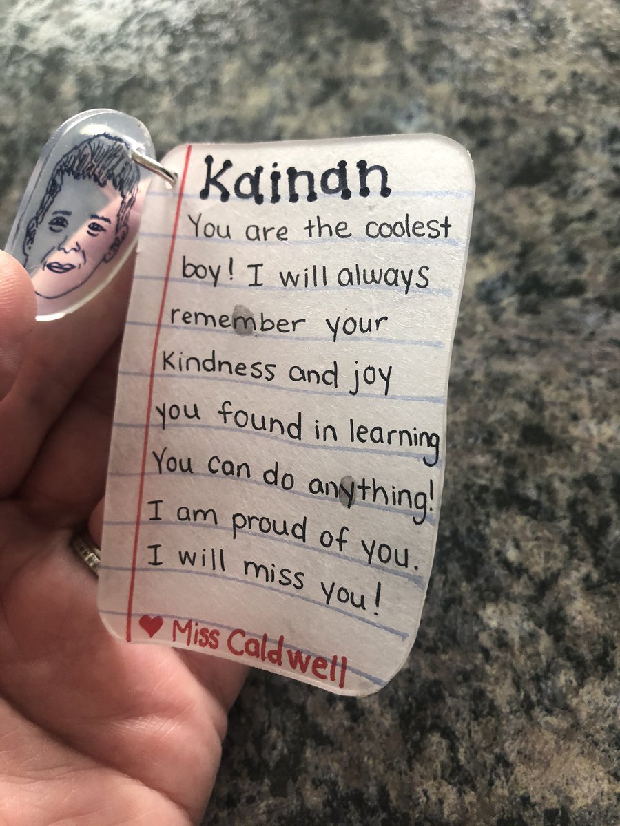 KristenHope44's tweet image. Omg! Cutest end of the year gift @llcaldwell27 😍📝 thank you! #personalizedkeychain #hawktalkhd