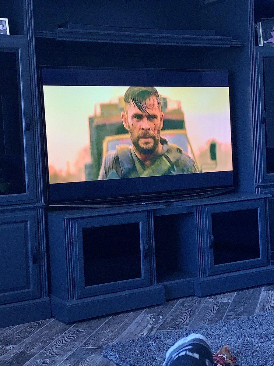 MrsRotnjetski's tweet image. My man @chrishemsworth makes every day better! 

#ExtractionNetflix