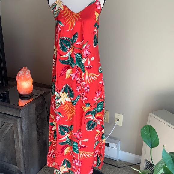 So good I had to share! Check out all the items I'm loving on <a href="/Poshmarkapp/">Poshmark</a> from <a href="/Lady_sparkls/">Lady_sparkls</a> #poshmark #fashion #style #shopmycloset #vans #bandofgypsies #oldnavy: posh.mk/74wJ27PDH6