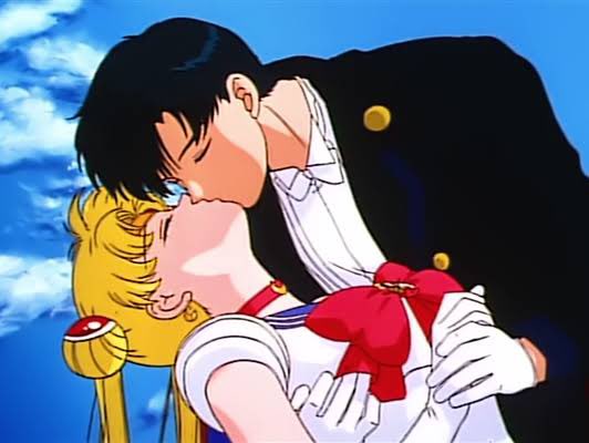 キスの日だって♡ セーラームーンすち タキシード仮面弱いけど いい男