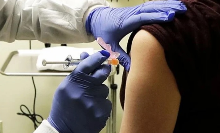 El_Universal_Mx's tweet photo. 🚨💉 Primeras pruebas de vacuna china contra Covid-19 dan resultados positivos 

La vacuna, fue bien tolerada en todas las dosis, sin que se notificaran eventos adversos graves en los 28 días posteriores a la vacunación https://t.co/3VJ7s43Kzu https://t.co/Mhr54kTbAy
