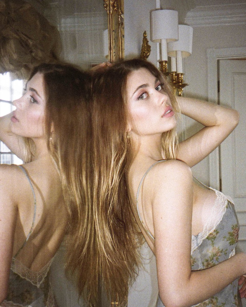 esmethehybrid's tweet image. ✨Amber Danvers-Stark\18\single\heart of gold\baddie✨

✨shy crackhead\ scorpio \straight? bi? \ softie✨
 
✨pet mom \Avenger\ trained to be a assassin✨

✨daughter of Carol Danvers\adopted by Tony Stark✨

18+\ Marvel RP\crossover friendly
(N)SFW RP\ships with chem

♡ and ⟳