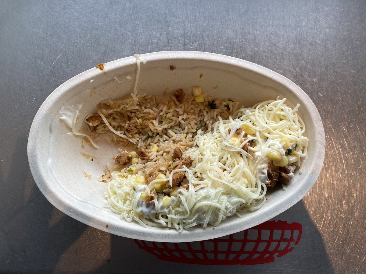 Hey <a href="/ChipotleTweets/">Chipotle</a>, this was my bowl today. (Believe it or not, I hadn’t eaten any of it yet.)