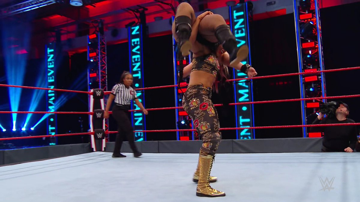 BiancaBCom's tweet photo. HQ #MainEvent Screencaptures from April 30th are added-https://t.co/t9HgCjSgLw #BiancaBelair #ESTofWWE https://t.co/IBlU0cgxiy