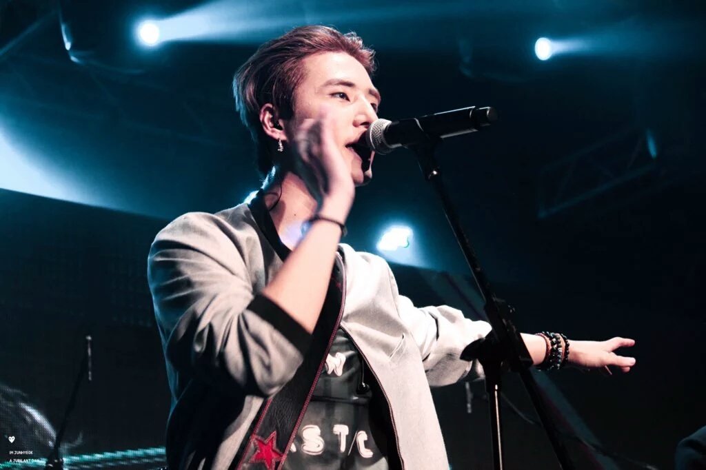 a very small thread on 160115 youngk because why not heh !!!
