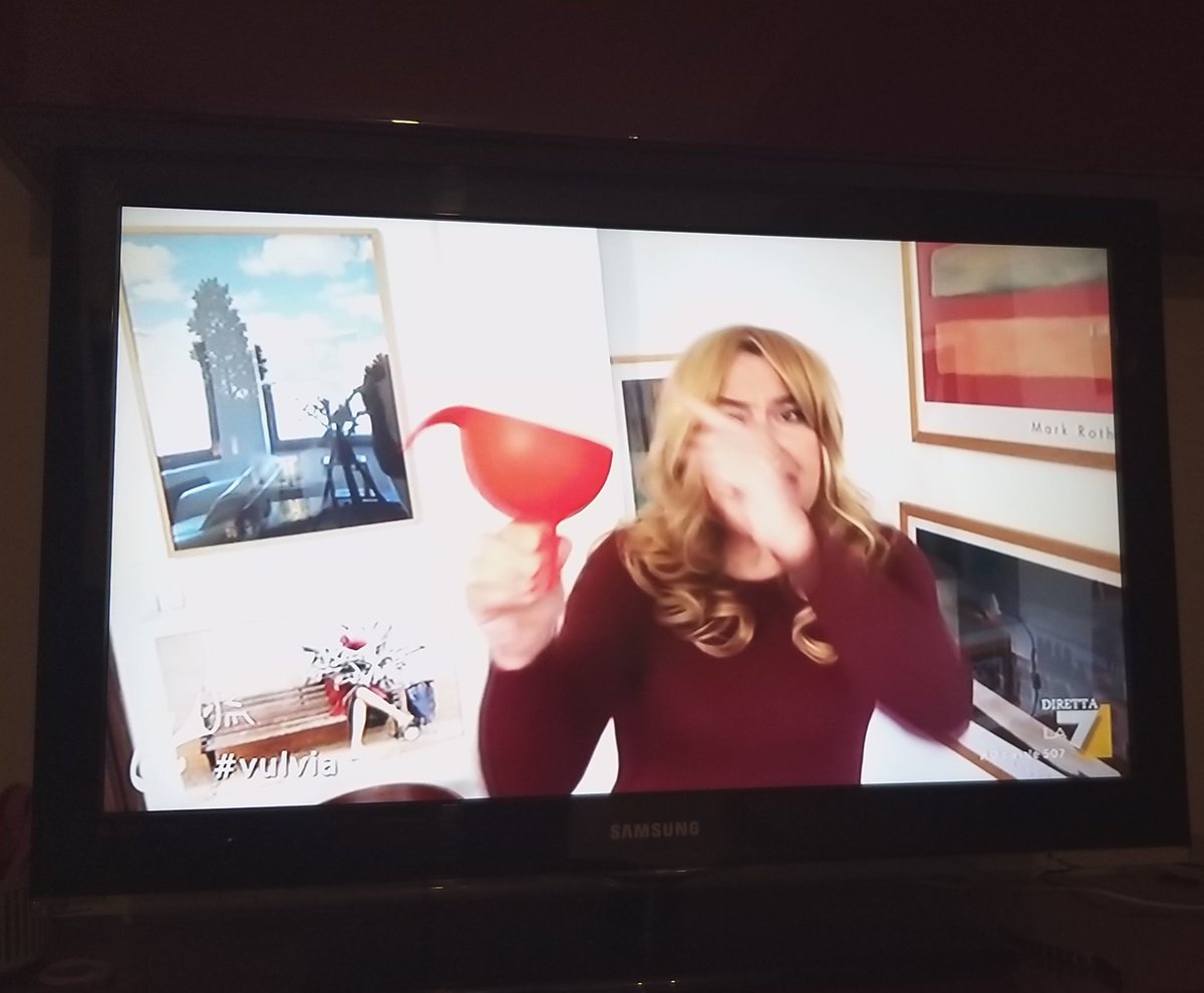 Non è 'mbuto senza un buco
#propagandalive #mbuti #guzzanti💖