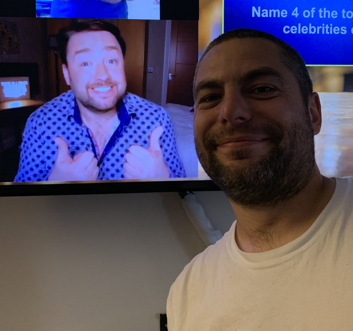 JennHarding's tweet image. Here is your selfie of you @MartinHarding17 and your broken sword hero @JasonManford from tonight’s quiz x
