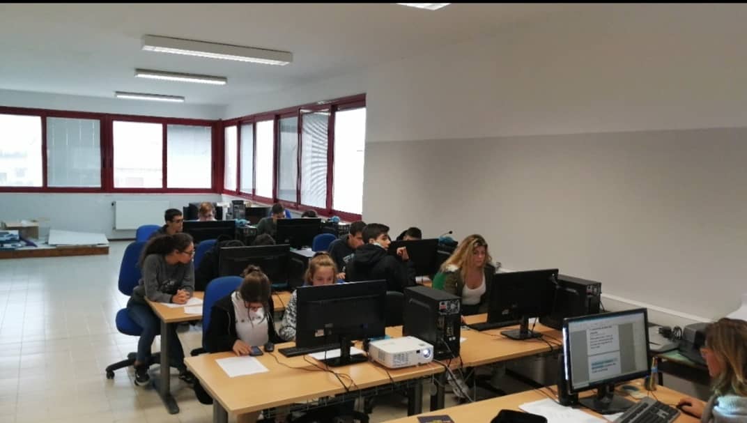 PLliri's tweet photo. Con il completamento della fase 4, nonostante questo momento, siamo riusciti a terminare il nostro percorso ASOC, una bellissima esperienza che ci ha arricchito e divertito. #ASOC1920 #Sardegna2050 #Europedirect #parcodiportoconte #liceoscientificoenricofermi https://t.co/xjUIT9gg4f