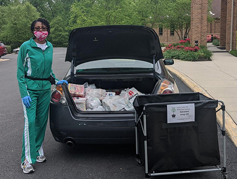 South Lakes HS Entrepreneurship Marketing class donates profits from its market day to school pantry, helping those in need. bit.ly/3bSSsIs