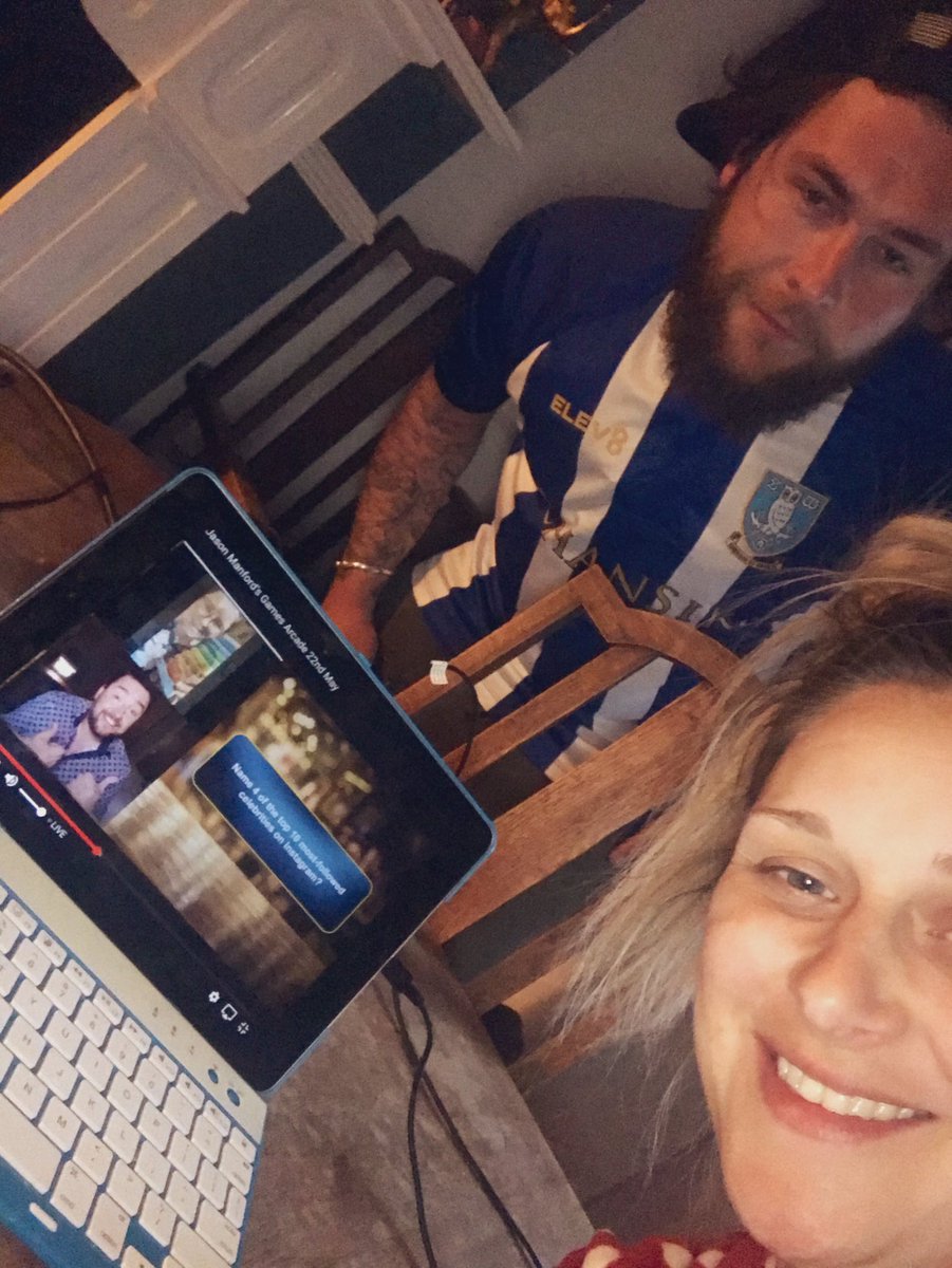 AnnieAndersonx's tweet photo. 4th week of your Quiz @JasonManford #datenight #sheffieldwednesday 🍻 https://t.co/g9IKKFL1Wx