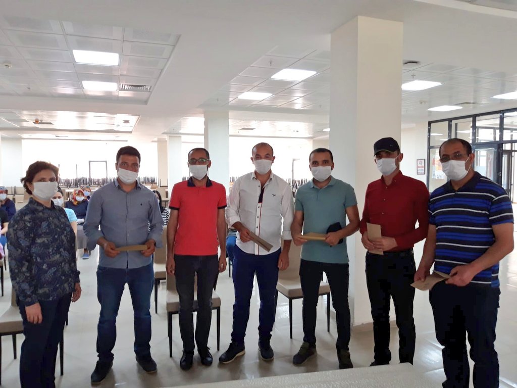 Gençlik ve Spor Bakanımız Sayın <a href="/kasapoglu/">Dr. Mehmet Kasapoğlu</a>'ndan karantina süresi boyunca Fatma Bacı Yurdumuzda misafir ettiğimiz vatandaşlarımızın her zaman yanlarında olan karantina personellerimize teşekkür mektubu.