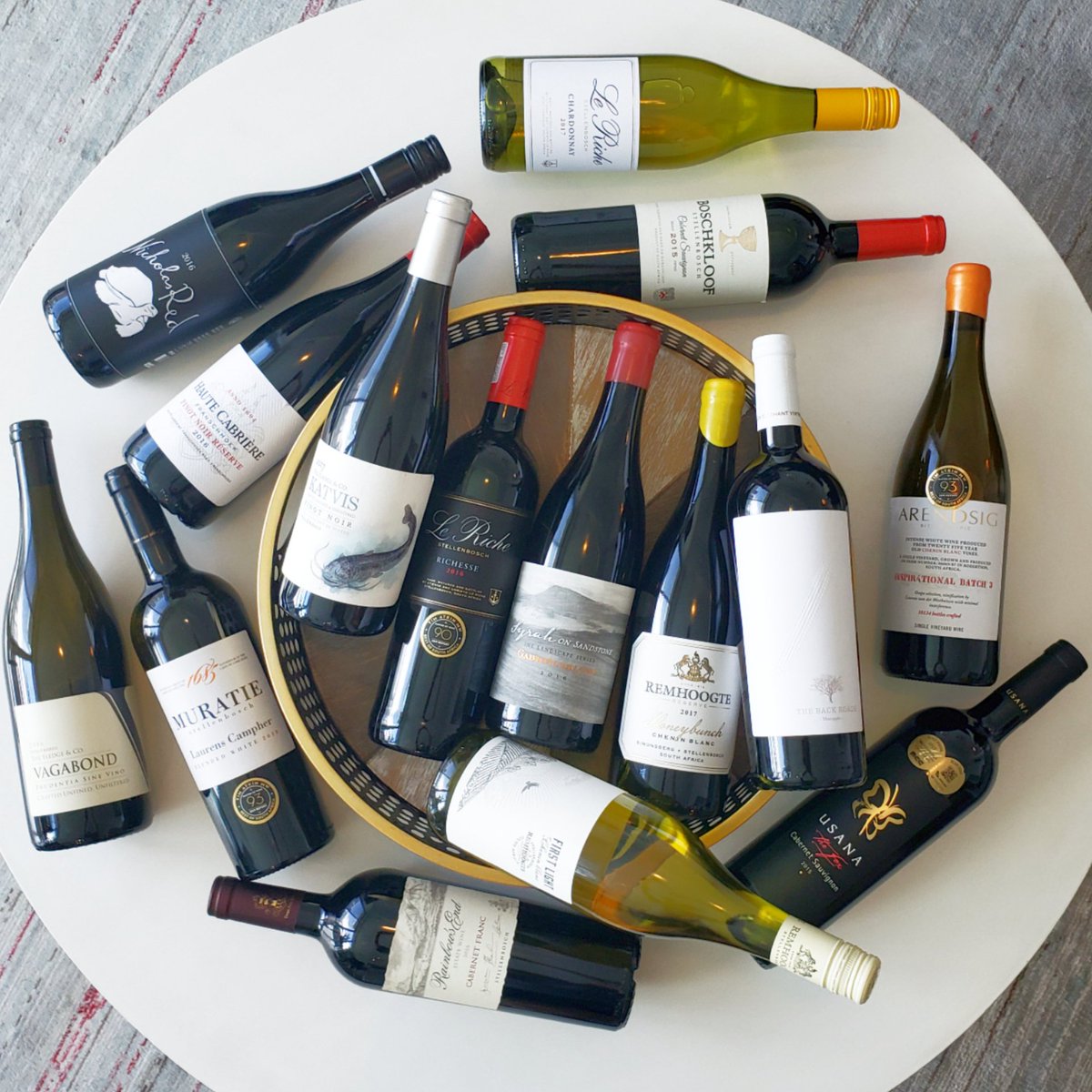 🇿🇦 South Africa produces exceptional wines, boasting some beautiful winelands, diverse regions, wine styles &amp; incredible people. The industry is going through a tougher time than most - so today we highlight #SpectacularSouthAfrica and ask that you drink #SouthAfricanWine!
#wine