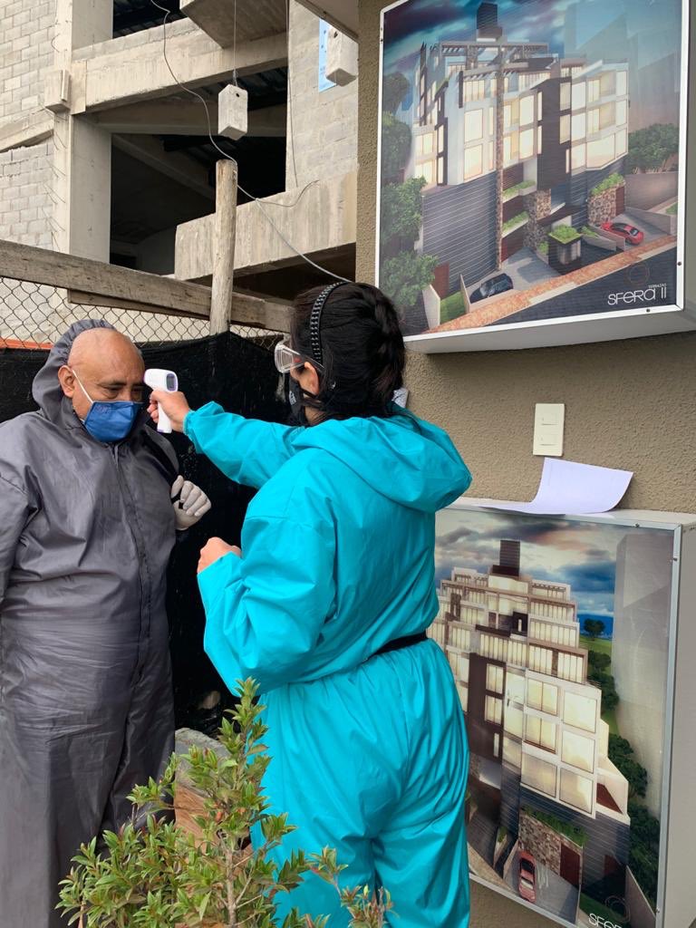 SferaConstru's tweet photo. #SferaII en #LomasdeMonteserrín #Quito está cumpliendo con las normas de seguridad para iniciar con la #ReactivaciónEconómica. Nos unimos desde el 11 de mayo a los proyectos de construcción en el país que generan empleo y ningún contagiado de #Covid_19 @Construpositivo https://t.co/fr994yIaHb