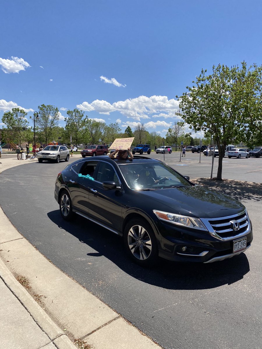 BCK8Bears's tweet image. Kindergarten graduation!