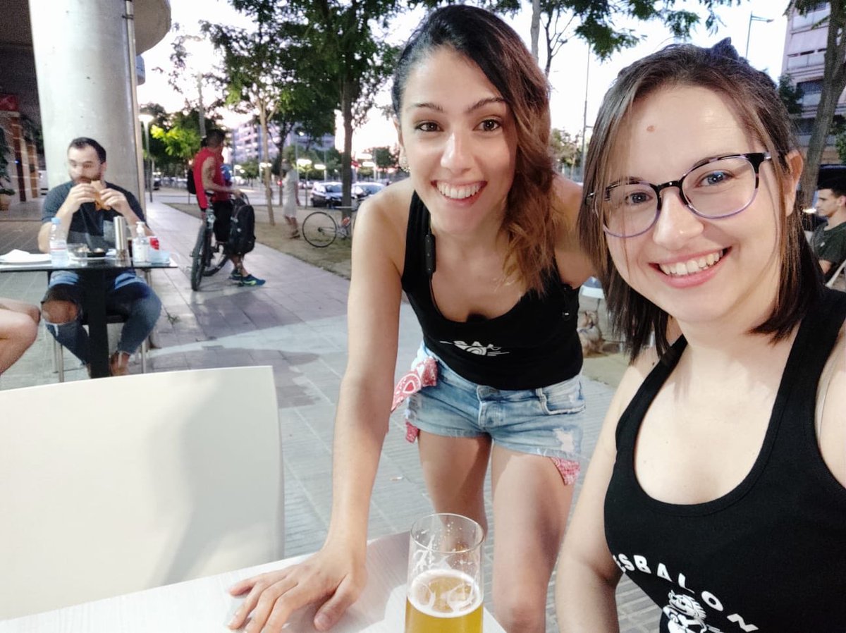 collaresbalon's tweet photo. Més fotos! 📸📸📸🐌🍻⚫️⚪️⚫️⚪️⚫️ 
#Resbalon #CollaResbalon #CoronaAplec #AplecDelCaragol #LAplec #Lleida #Lleidatanament #AplecACasa #AplecConfinat https://t.co/WUhDDajTo1
