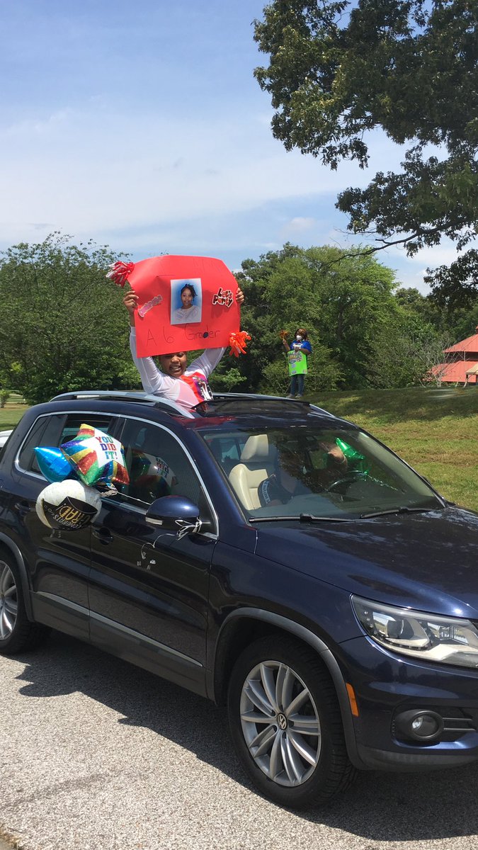 thegshire's tweet photo. Our “End of the Year Drive-Thru Parade” was a HUGE success! We serve over 800 students in the heart of 38125 and were so excited to see hundreds of parents and students today! 🦅 There is no place like The ‘Shire! #teamSHIRE #SCSis901 @SCSK12Unified @SCSSuptRay @3onyourside https://t.co/8MvVxAydL0