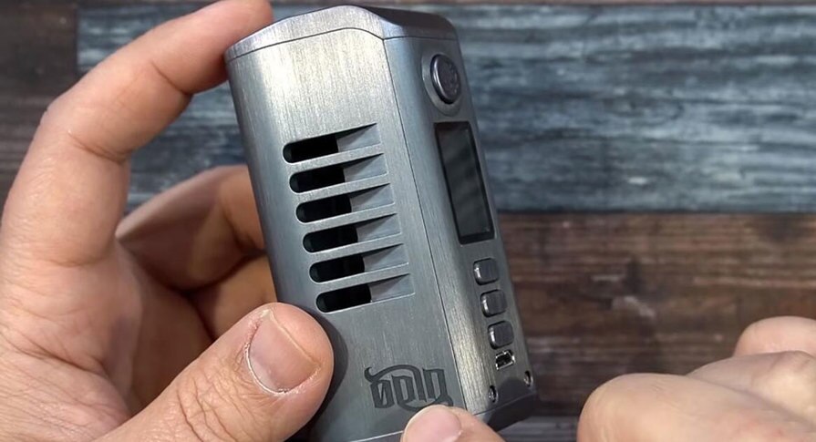 EidolonEddy's tweet photo. @thevapemanphoto @CaledonianVapes @vibeavape Is that Β£60 for the standard 200w model or the #DNAChipset version? I have my eye on the gunmetal #OdinDNA with #Blotto and #BlottoMini setup. https://t.co/VEuyir0bSr