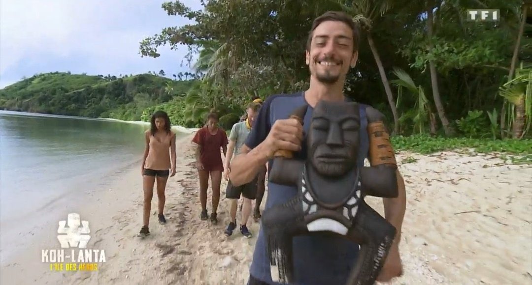 alex_le442's tweet photo. Résumé de la soirée du Claude FC:
-16 victoires en 3 participations
-immunité + collier + double vote
-a cuisiné du Karma au magnioc à Régis #KohLanta https://t.co/fV4q3muDup