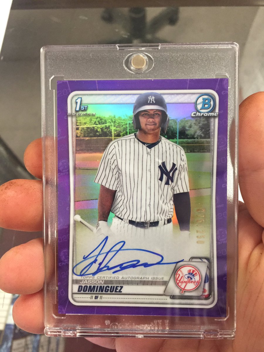 rdsportstopeka's tweet photo. Not a bad pull today by a customer @Topps @rdsportstopeka https://t.co/QKQ8sIyv1q