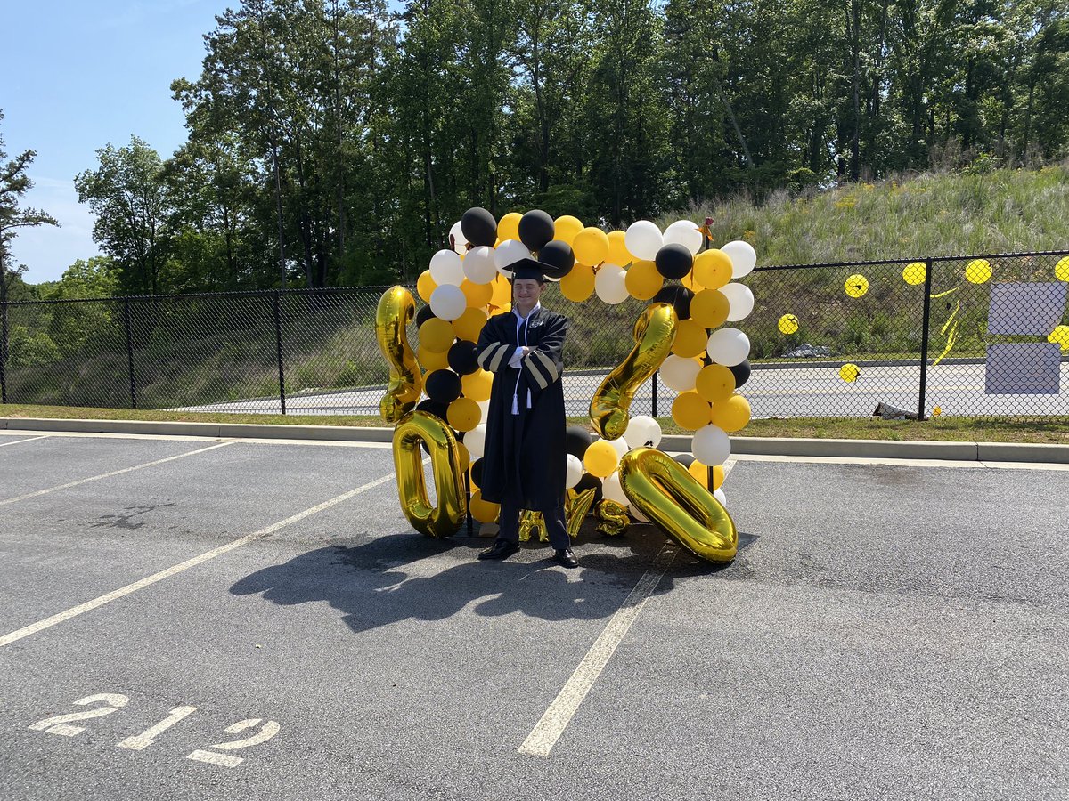 EHHSVikings's tweet photo. #EHHSGraduation2020 https://t.co/Da8N9UKdIo