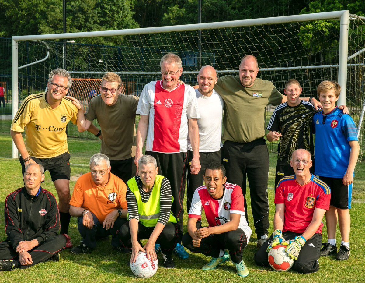 Onze groep G-voetballers is voor het nieuwe seizoen op zoek naar een trainster of trainer die hen op woensdag tussen 18.00 en 20.00 uur het voetbalspel wil laten beleven. Interesse of vragen? Stuur een mail naar info@wasmeer.nl