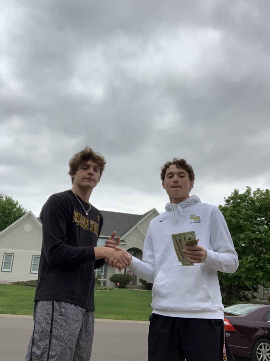 RrerTeam's tweet photo. @ERAssassins Meif plugged with the life🤝 @LDoperz https://t.co/aaAzFveRdX