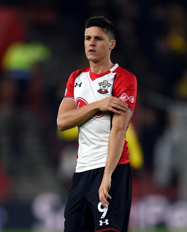 Transfer News... Guido Carrillo has signed for Dynamo Kiev for a fee of £14 million.The Argentine striker signed for The Saints in January 2018 & went on to play 25 league games, scoring once. #FM20  #FM2020