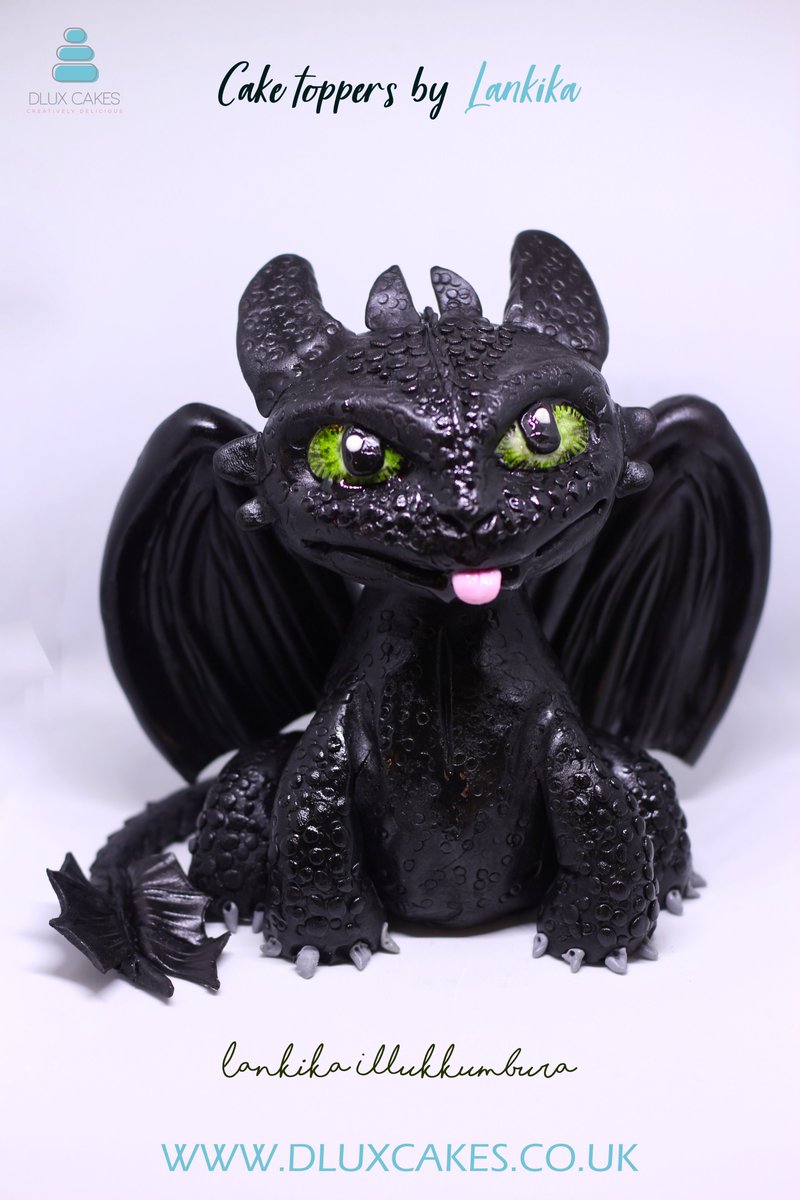 dluxcakes's tweet photo. #toothlesscake #toothles #howtotrainyourdragoncake #howtotrainyourdragon  #Dluxcakes  #caketoppersbylankika #caketopper #handmadecake #handmadecaketoppers #bespokecake #surreycakes #uniquecake #unique #BespokecakeDesign #birthdaycake #londoncake #kingstoncake #glamourcake https://t.co/QHrzchb6Nq