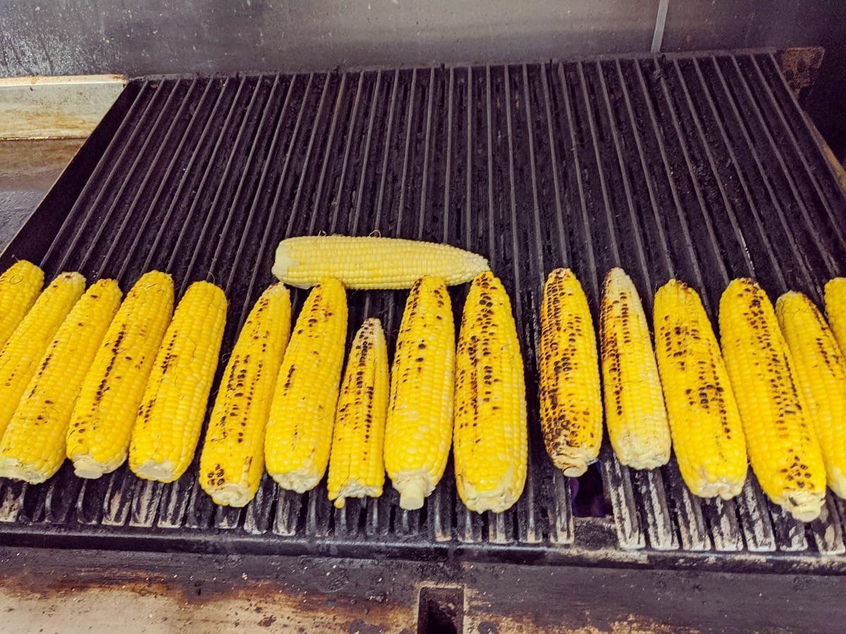 MKTBAR's tweet photo. Taco Fridays are back! Corn is being grilled to transform into delicious elote and tortillas are being freshly pressed! Dine in with us or order for curbside pick-up 832-360-2222!
#tacos #tacofriday🌮 #downtown #houstoneats #localhouston #curbsidepickup #deliveryservice #delivery https://t.co/yJ4PrVx9jW