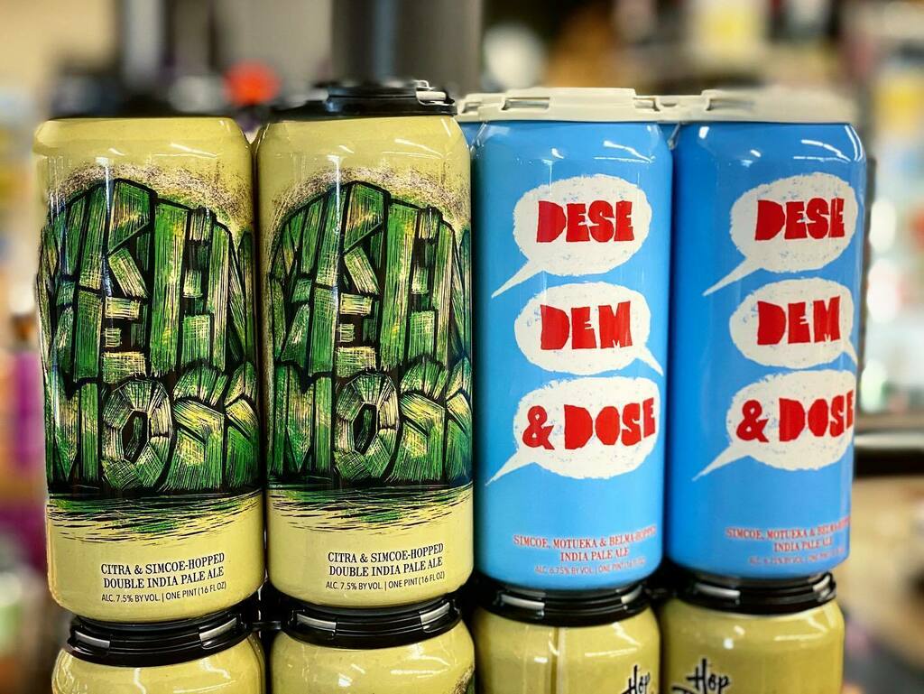 We got dese, we got dem, we got dose.  We got Green Moss.  #beer #craftbeer #drinkbeer #drinklocal #chicagobeer #chicago #aurorail #priscosbeer instagr.am/p/CAgJig3ARuY/