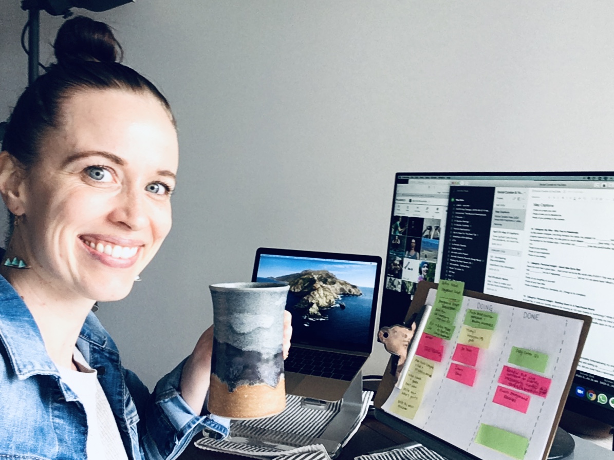 ☕ Here's me behind the scenes in my home office today! ☕

I've been working for myself for almost 10 years. In the beginning - it was a HOT, INCONSISTENT MESS!! 

Now, I'm in the FLOW baby!