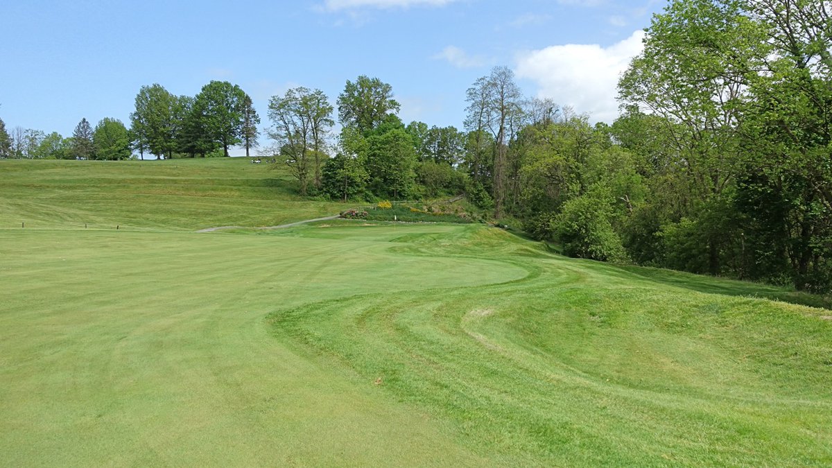 jwbausch's tweet photo. Recently played Armitage GC (Mechanicsburg, PA), a fine public course that opened in 1974 (Ed Ault design). Shortish on length but long on fun. Photo album part of #BauschCollection @MyPhillyGolf:
https://t.co/F1ggCIH0ir
The par 3 17th is superb, a Biarritz-inspired hole. Pics: https://t.co/OSDGIfvRzq