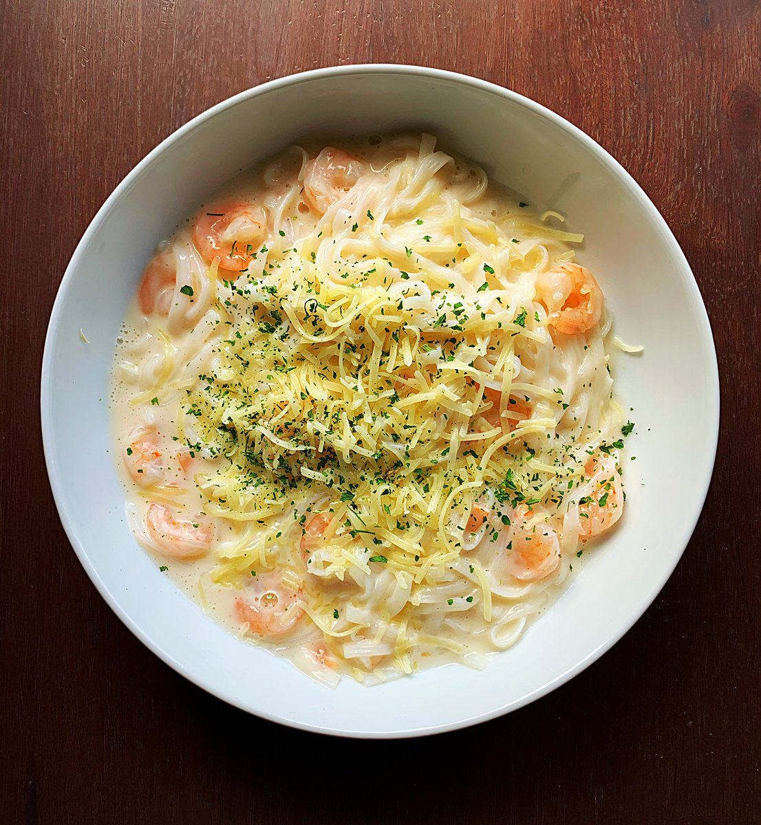sleepycovetales's tweet photo. It’s been a few days since I’ve cooked something really sensible to eat
Konjac fettuccine Noodles and shrimp in cream sauce with Asiago, Romano and Parmesan cheese So delicious! #nupasta #glutenfree https://t.co/qaIlx8Bso9