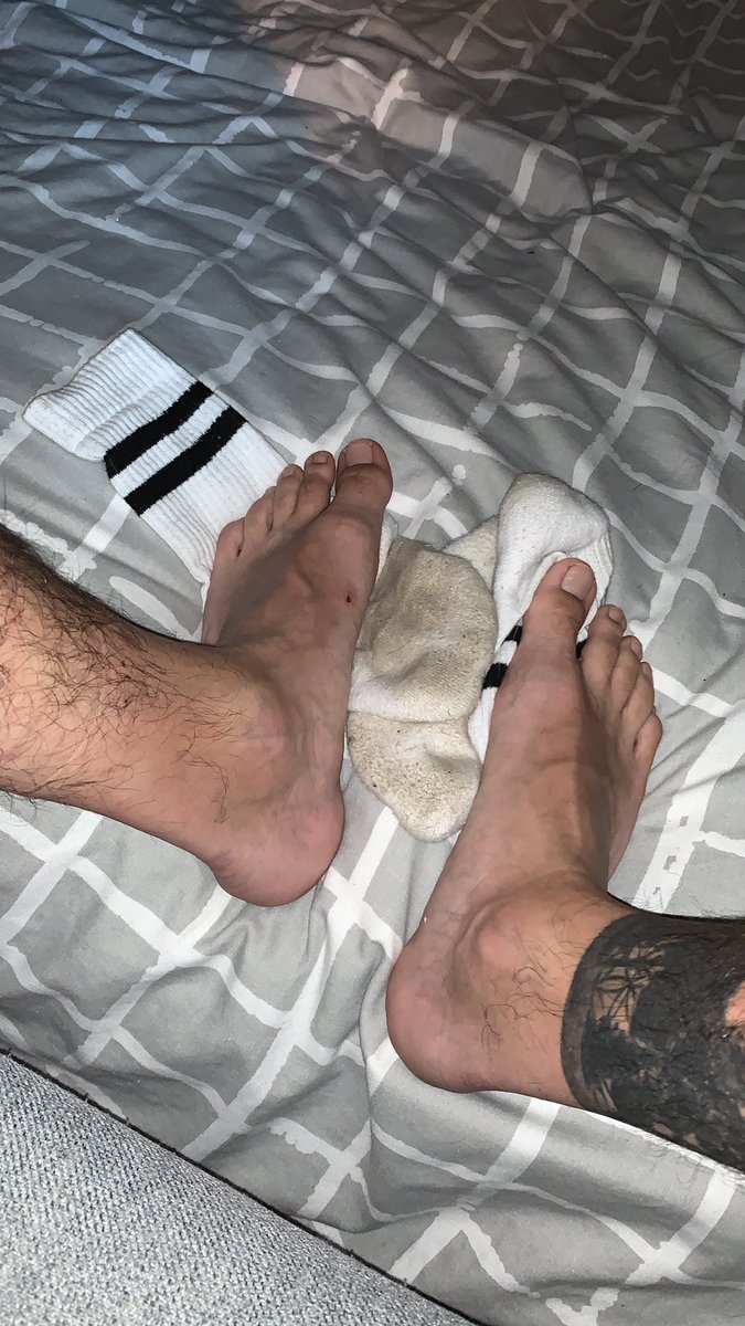 TheScallyLad's tweet photo. Feels good to be taking these off after a long day of sweating and walking in em. Who’s gunna get there nose on these? DM for details if you wanna buy em👃🏼

#dirtysocks #gayboysocks #gaysox #gaywhitesockfetish #socks #stinkysocks #whitesocks https://t.co/MjDI6V3ZFz