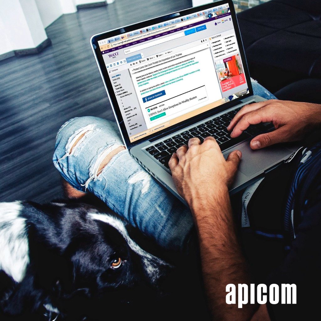 APICOM_SAS's tweet photo. ¿Cómo planificas el trabajo de tu empresa para la segunda mitad del 2020? Facebook espera que la mitad de sus  45.000 empleados trabajen en remoto en la próxima década.
Conoce nuestras soluciones en videoconferencia de @Lifesize en https://t.co/oOdeJFHxAs 
#Viernes #trabajo https://t.co/XGWAzrDIQr