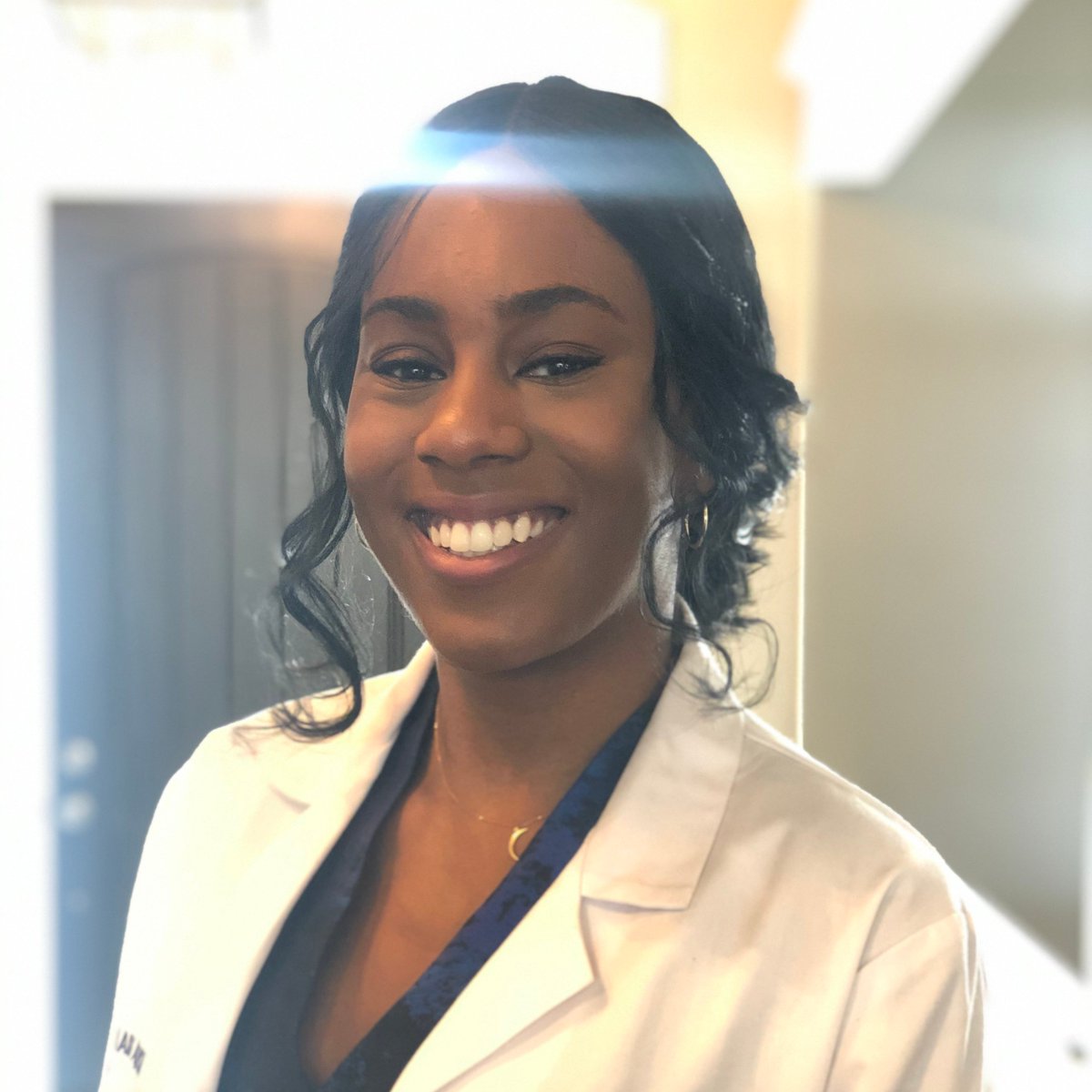 DrLAdeusi's tweet photo. Incredibly grateful to @UCDMedicine and all my friends and family for their support these past 6 years. Ready for my next chapter in Internal Medicine at Western 🥳@SchulichMedDent https://t.co/4KSRXTcLqZ
